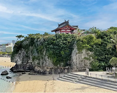 Naminoue Palace and Naminoue Beach| Wizesem Court Asahibashi Station The West
